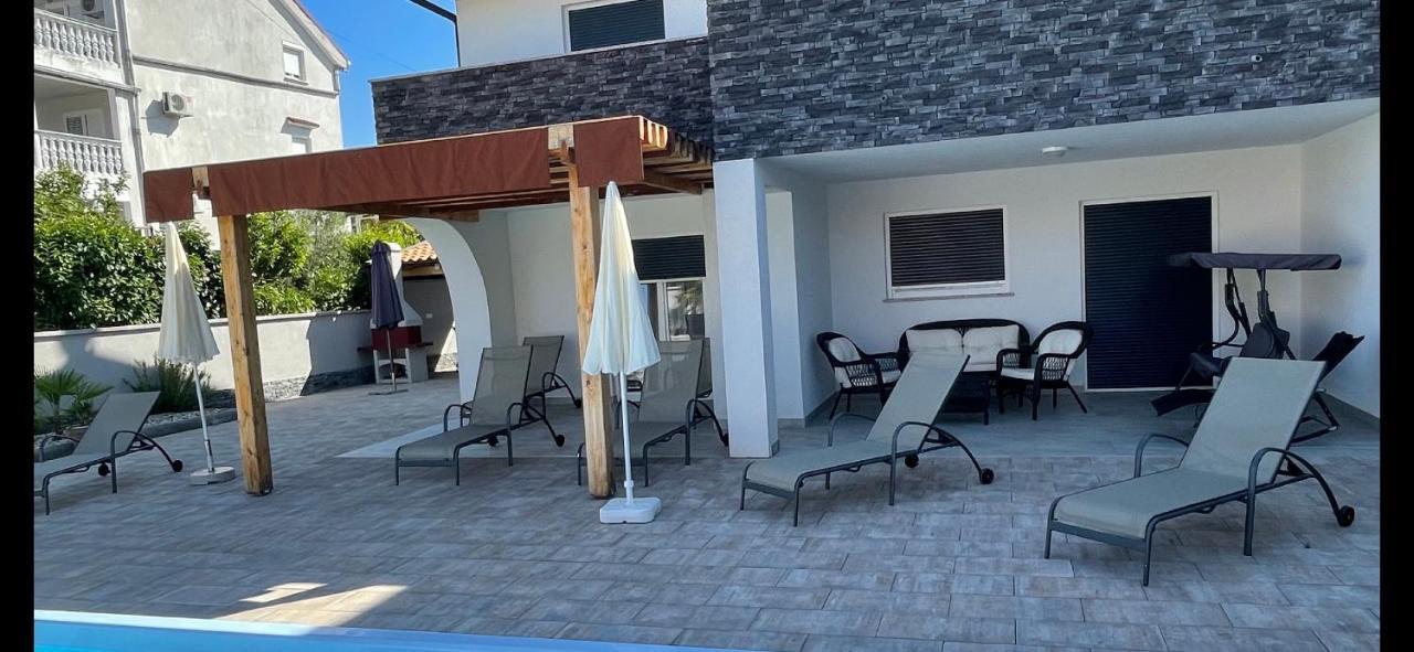 Villa Mira ***** Pinezići エクステリア 写真