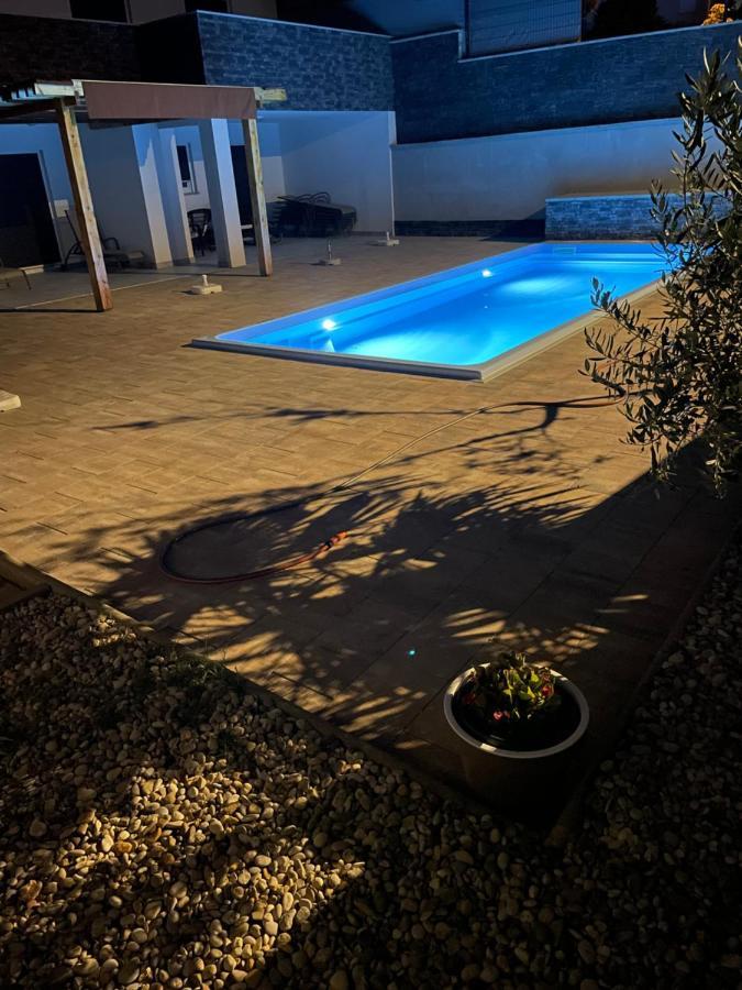 Villa Mira ***** Pinezići エクステリア 写真