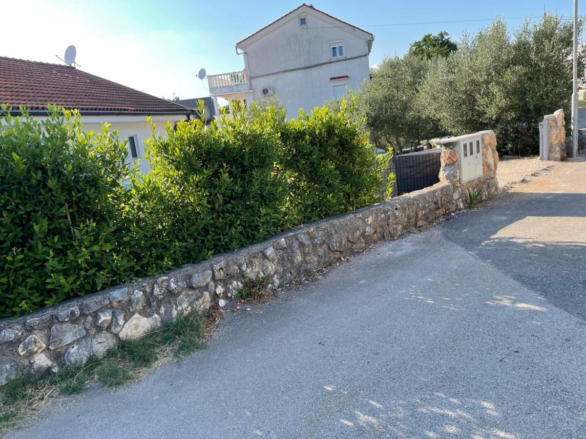 Villa Mira ***** Pinezići エクステリア 写真