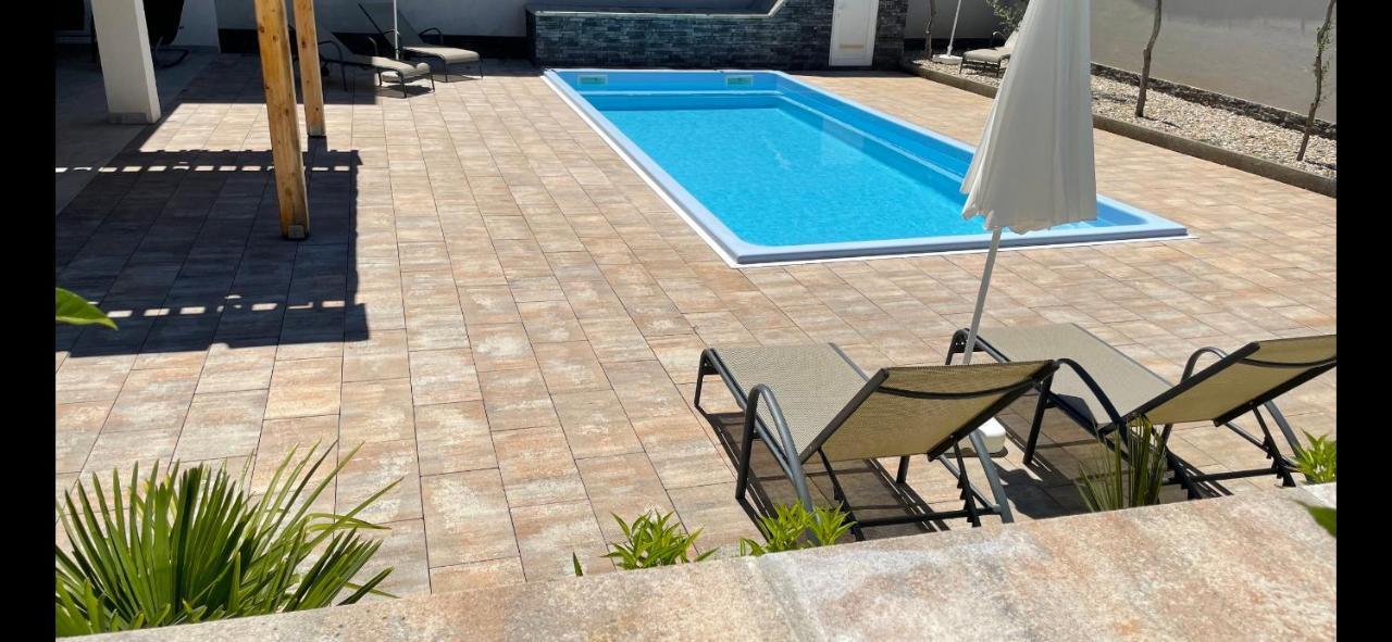Villa Mira ***** Pinezići エクステリア 写真