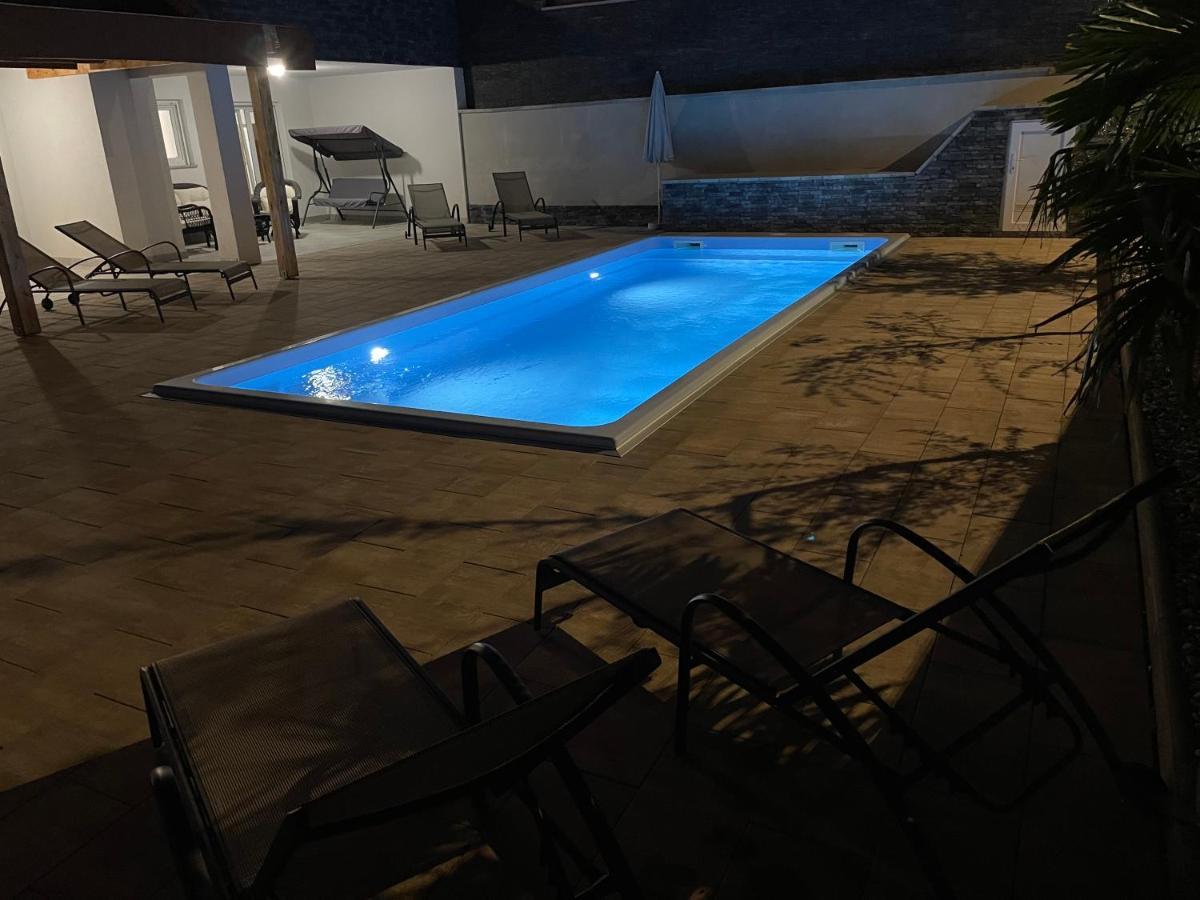 Villa Mira ***** Pinezići エクステリア 写真