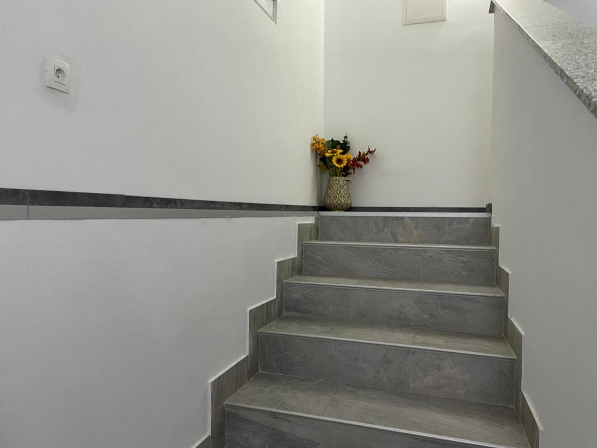 Villa Mira ***** Pinezići エクステリア 写真