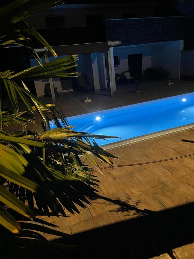 Villa Mira ***** Pinezići エクステリア 写真