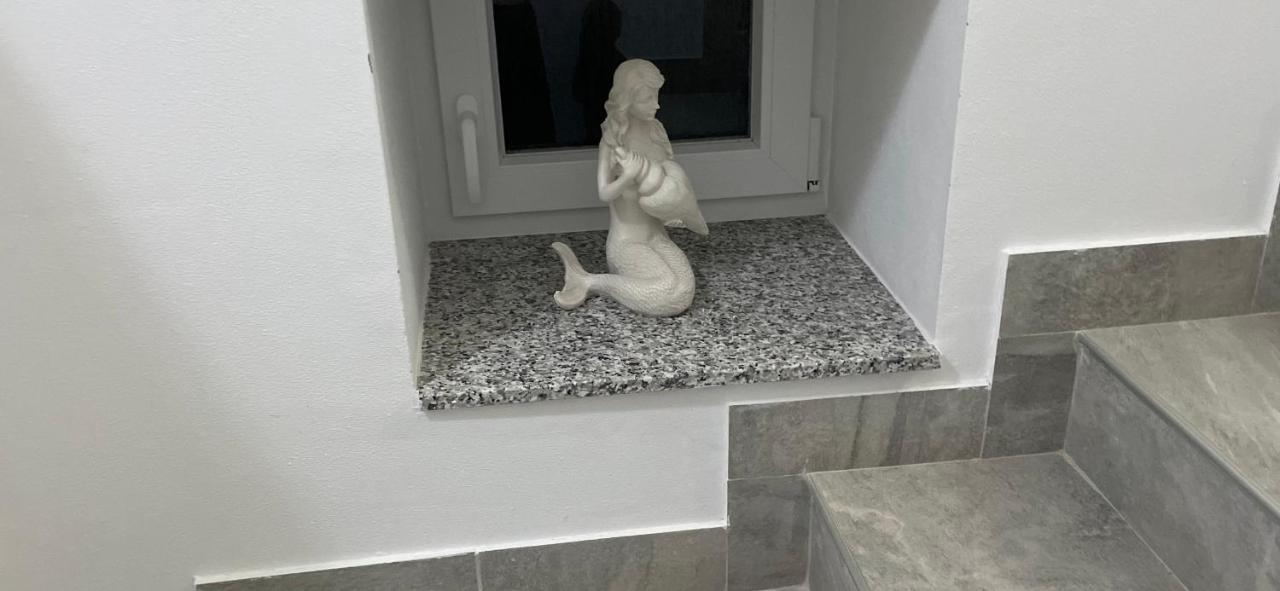 Villa Mira ***** Pinezići エクステリア 写真