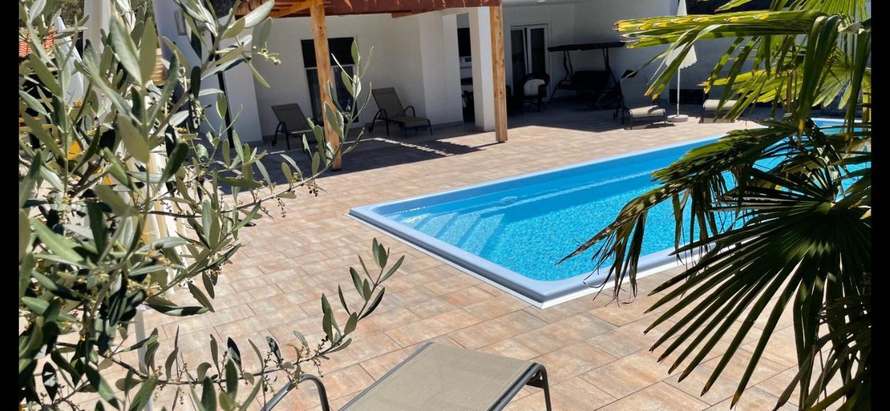 Villa Mira ***** Pinezići エクステリア 写真