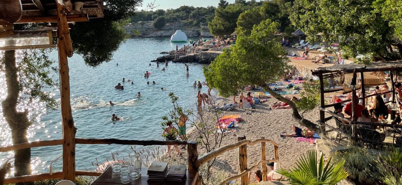 Villa Mira ***** Pinezići エクステリア 写真