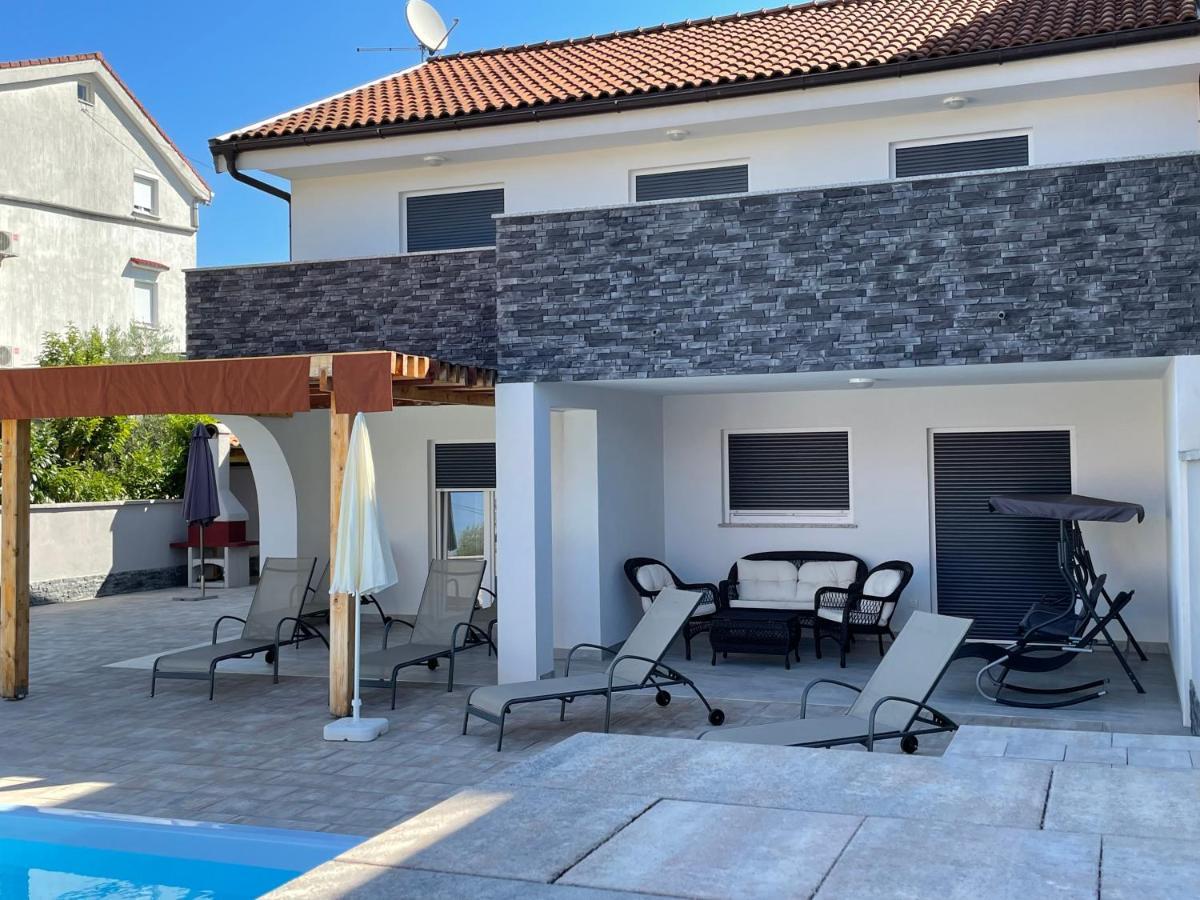Villa Mira ***** Pinezići エクステリア 写真